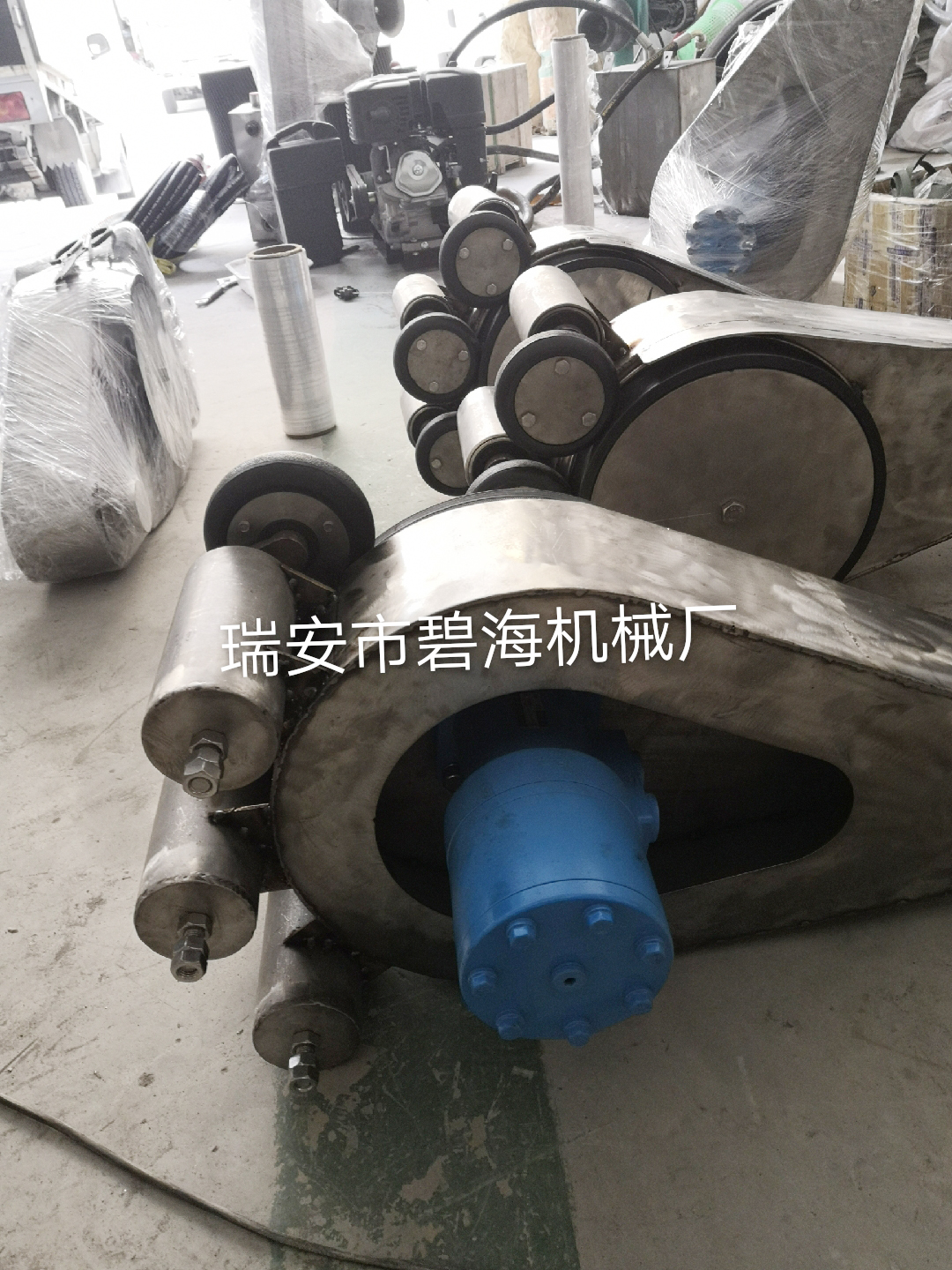 烟台客户吊钩机产品发货成功(图1)